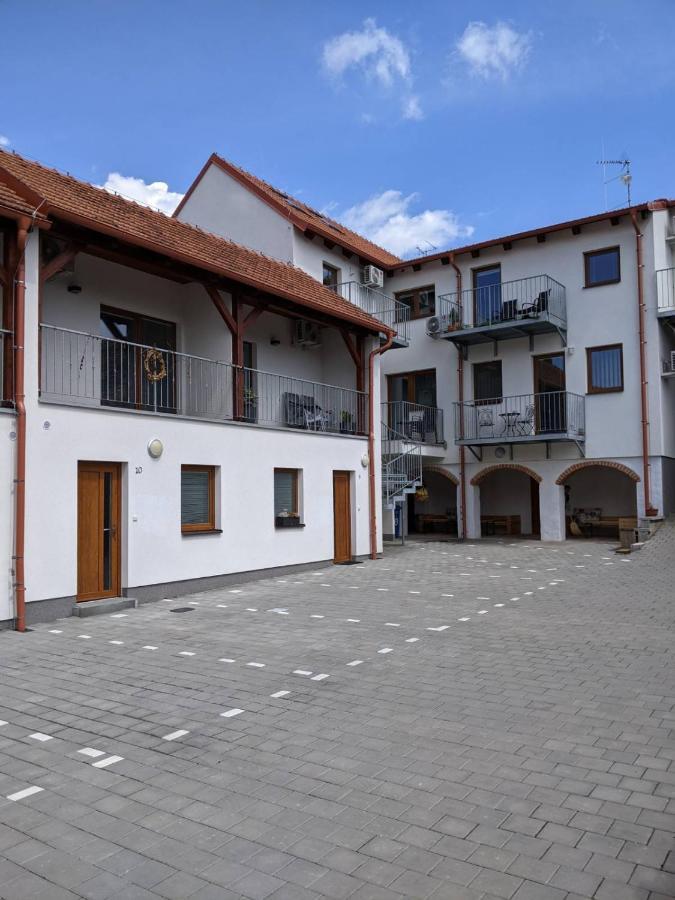 RV apartmán Mikulov Exterior foto